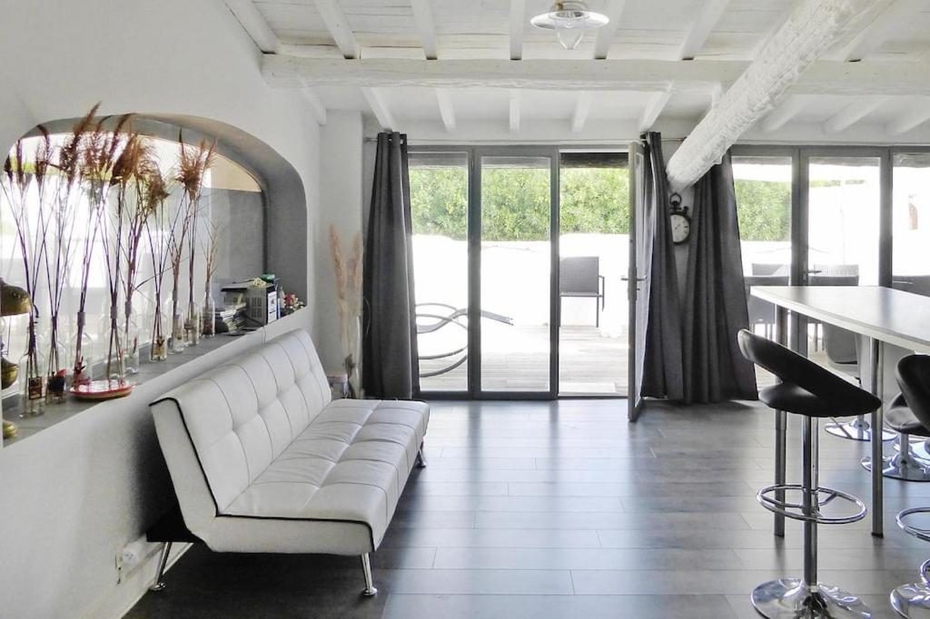 Holiday Home With Shared Pool Saintes-Maries-de-La-Mer Exterior foto