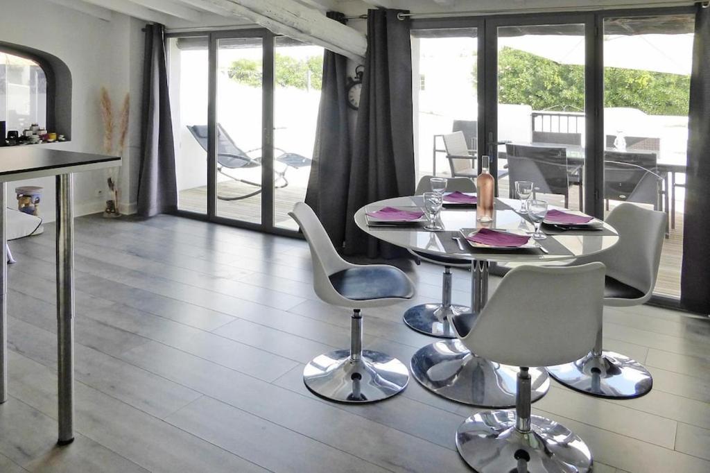 Holiday Home With Shared Pool Saintes-Maries-de-La-Mer Exterior foto